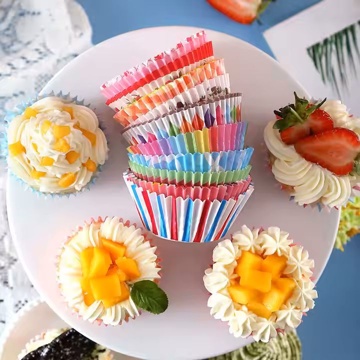 Wholesale Heat Resistant Cake Mold Non-Stick Muffin Baking Cup 12/24 Pieces a Set Silicone Reusable 